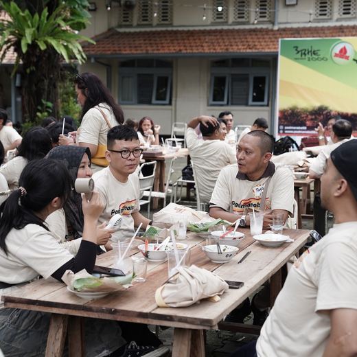 Foto Reuni 25 Tahun Padmanaba 58 14